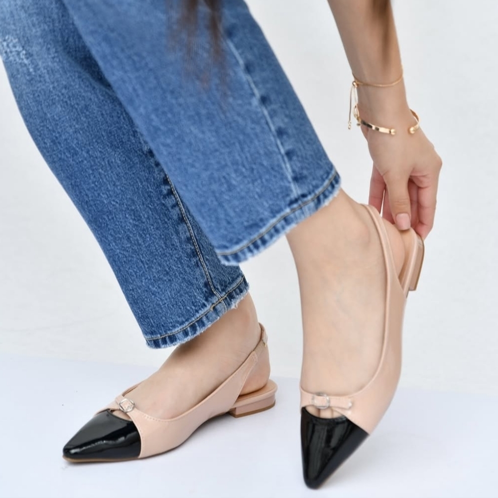 Razzmatazz Two Tones Patent Leather Sandals